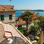 Daire Sea View House