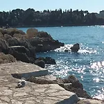 Daire Sea View House