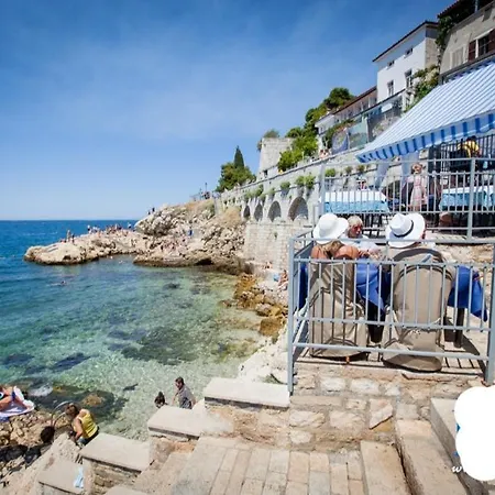 Sea View House *
